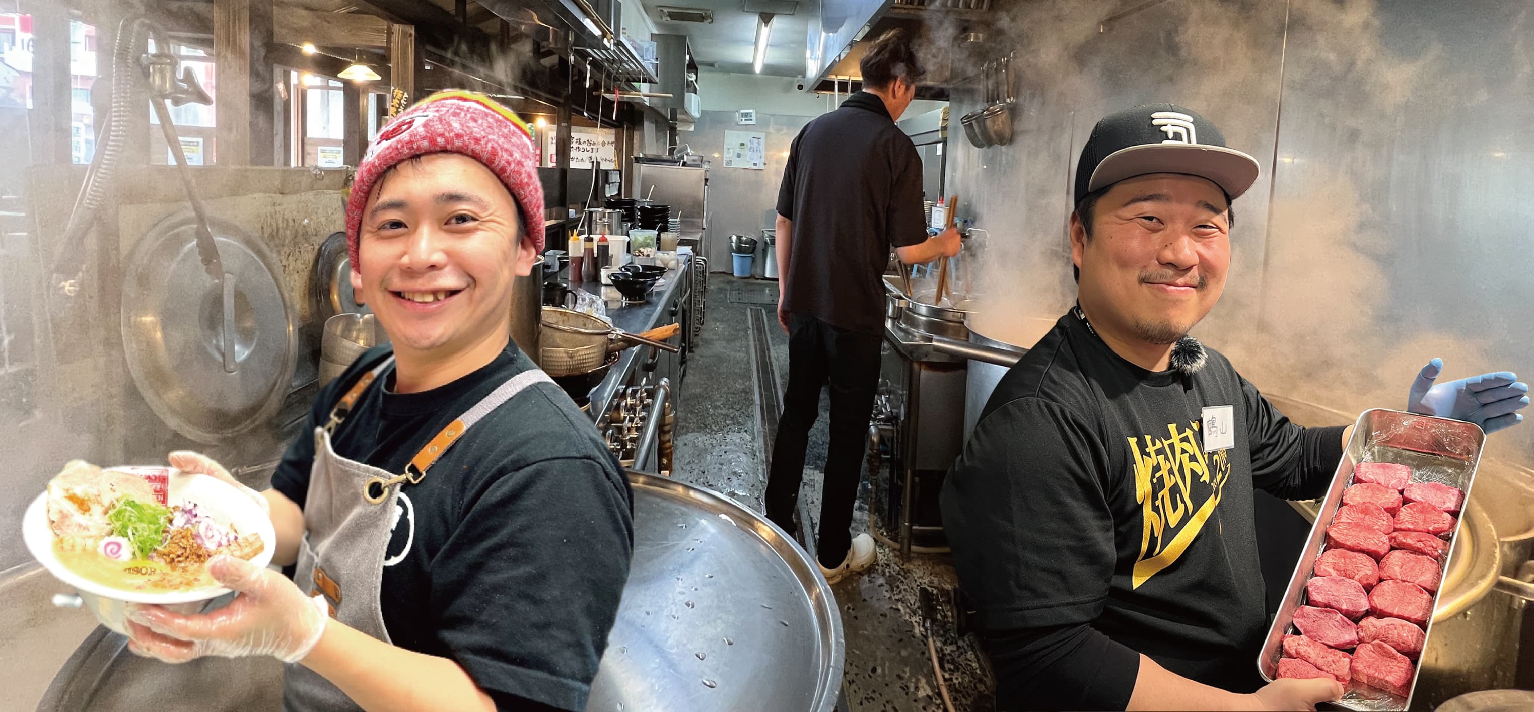 飲食店で働くスタッフの笑顔
